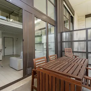  Appartamento Elegant Loft With Balcony!